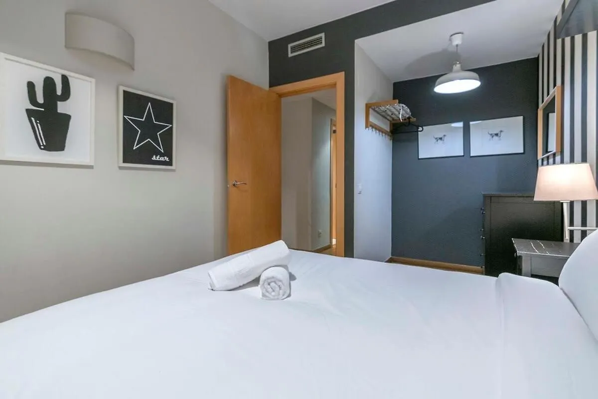 Modern And Bright Apartment In Eixample 1-2 Barselona