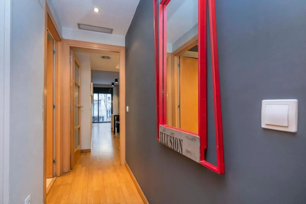 Modern And Bright Apartment In Eixample 1-2 Barcelona