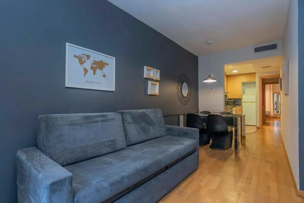 Modern And Bright Apartment In Eixample 1-2 Barcelona